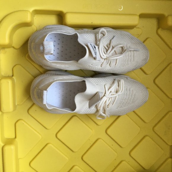 SNEAKERS - Picture 4 of 4